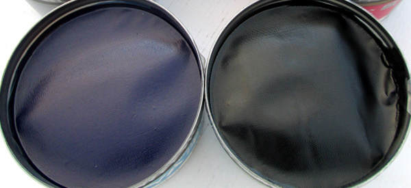 兩桶環(huán)保型膠印油墨